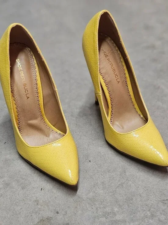 Yellow High Heel Pumps With Faux Snakeskin Texture & Pointed Toe Design - Picture 10 of 16